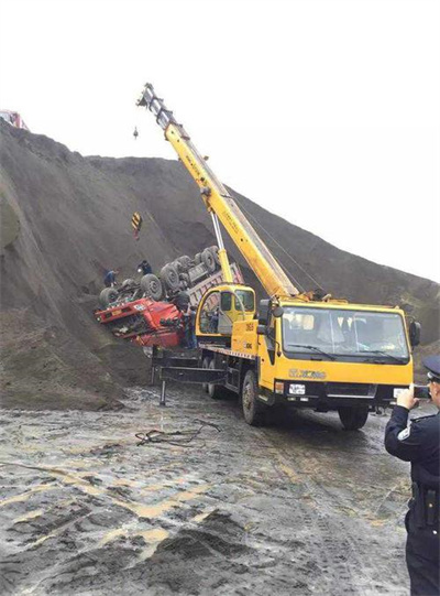 正镶白旗上犹道路救援